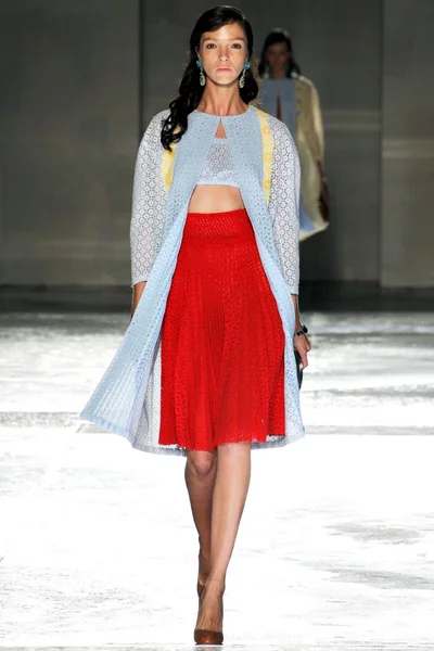 Look 8